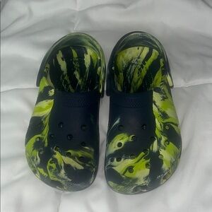 CROCS Blue and Green Water Shoes with Marble Design